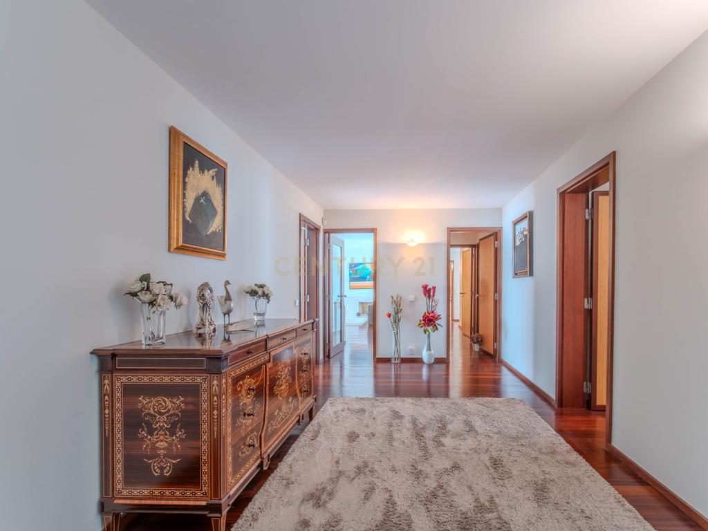 Apartamento T5 na zona do Aviz - Porto - Image 9