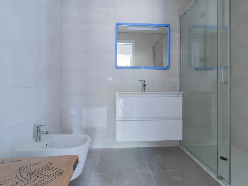 Apartamento T3 Novo - Image 2