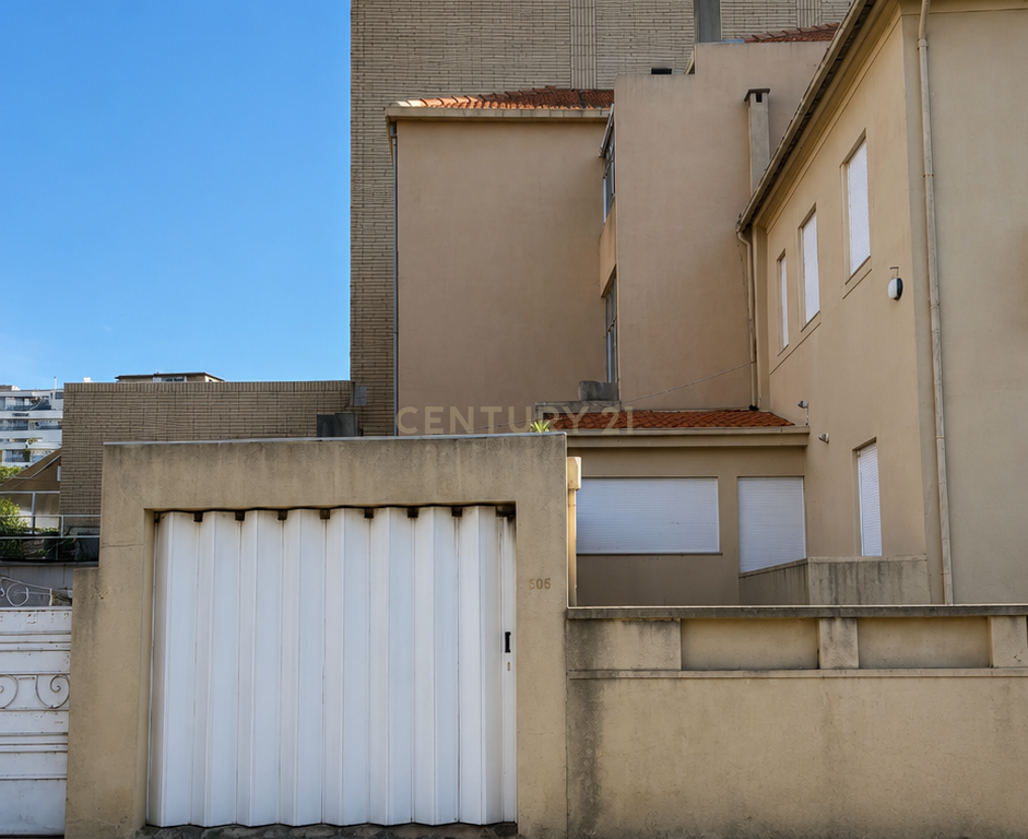 Moradia para Arrendamento com Jardim e Garagem – Ideal para Escritórios ou Serviços - Image 3