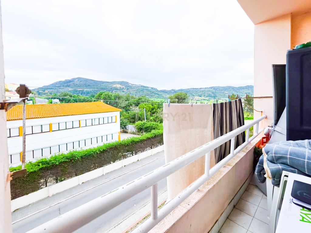 Apartamento T3 na Rua Afonso Castro, em Setúbal com Vista Panorâmica - Image 14