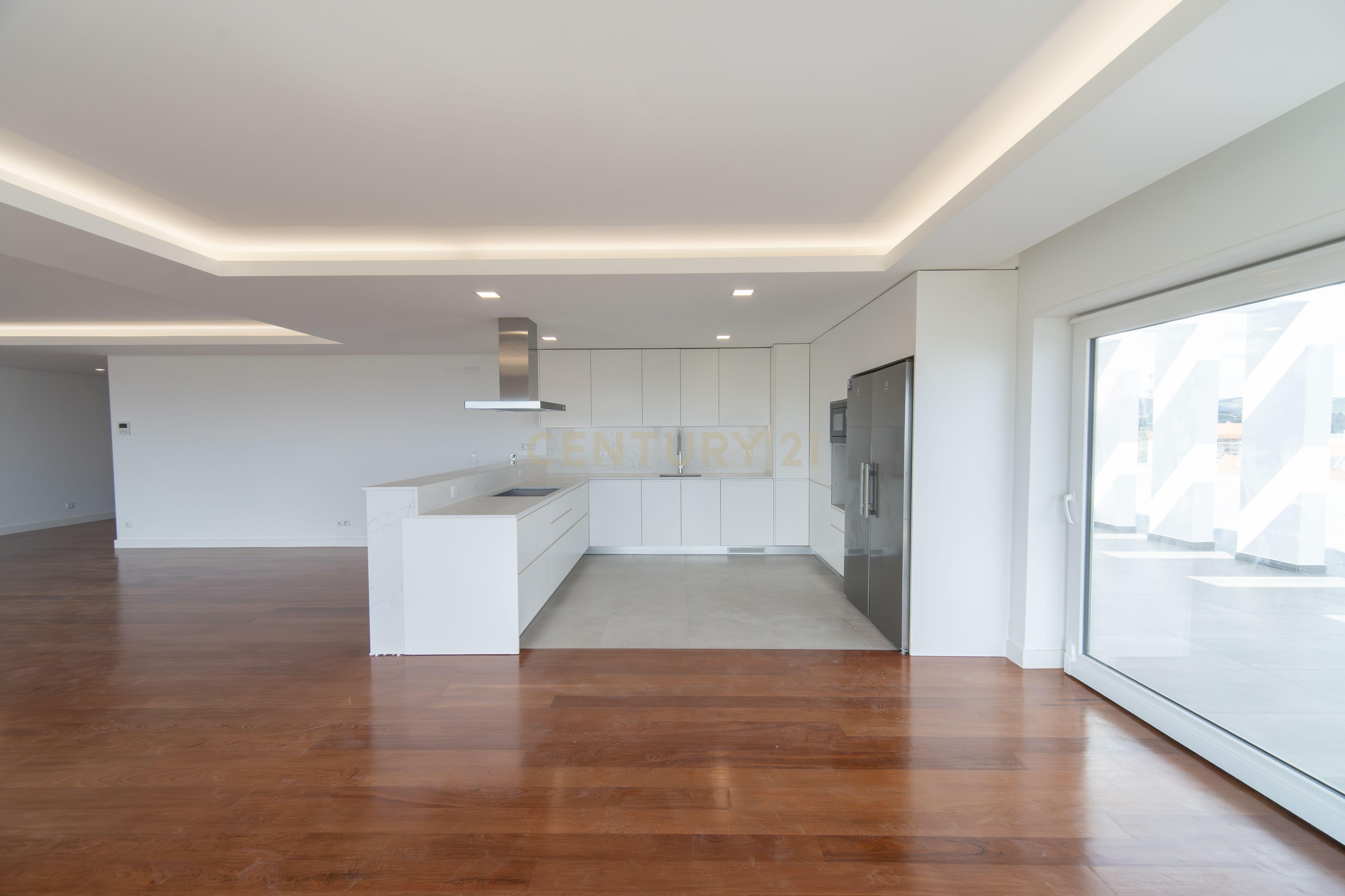 Apartamento T4 à venda em Santa Iria de Azoia, São João da Talha e Bobadela, Loures — foto 5
