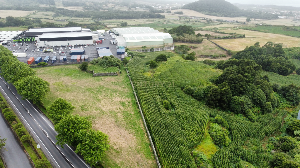 🏞️ Terreno com 26.800 m² nas Giestas – Ribeira Grande - Image 9