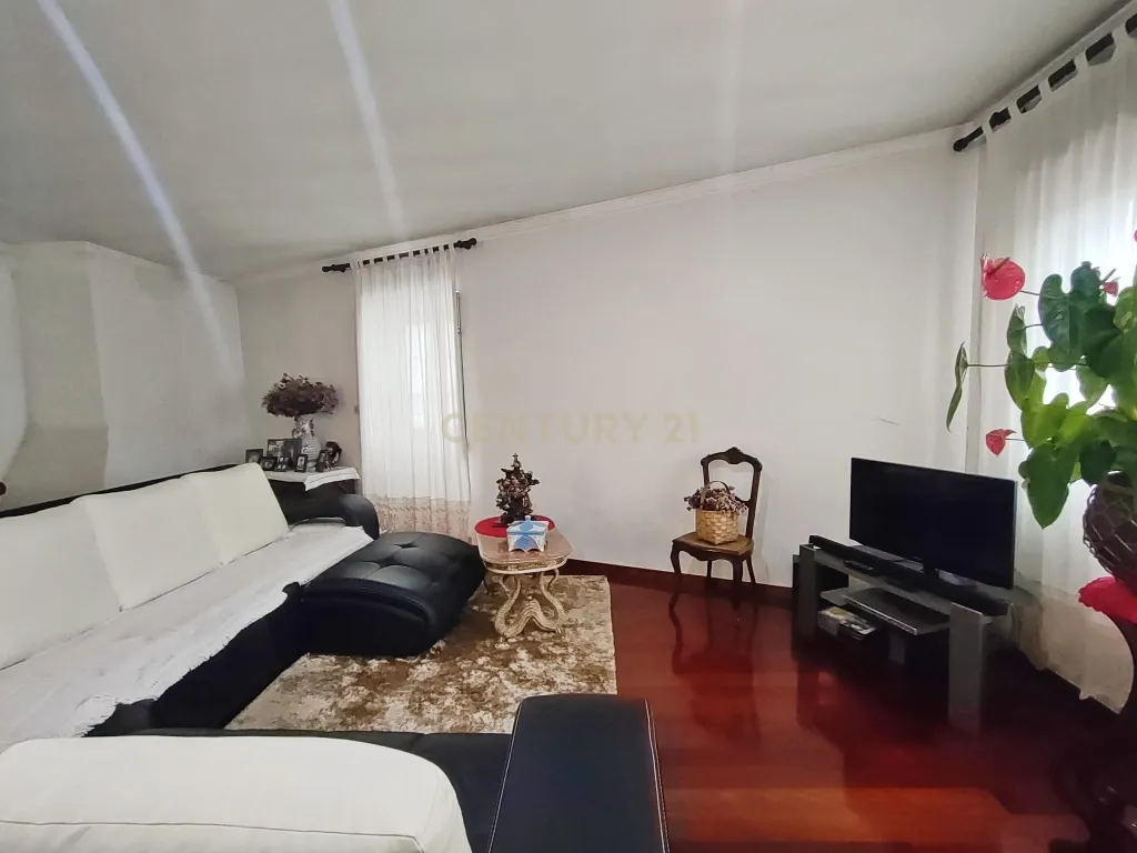 Moradia com Comércio em Amorim, Póvoa de Varzim - Uma Oportunidade Única! - Image 30