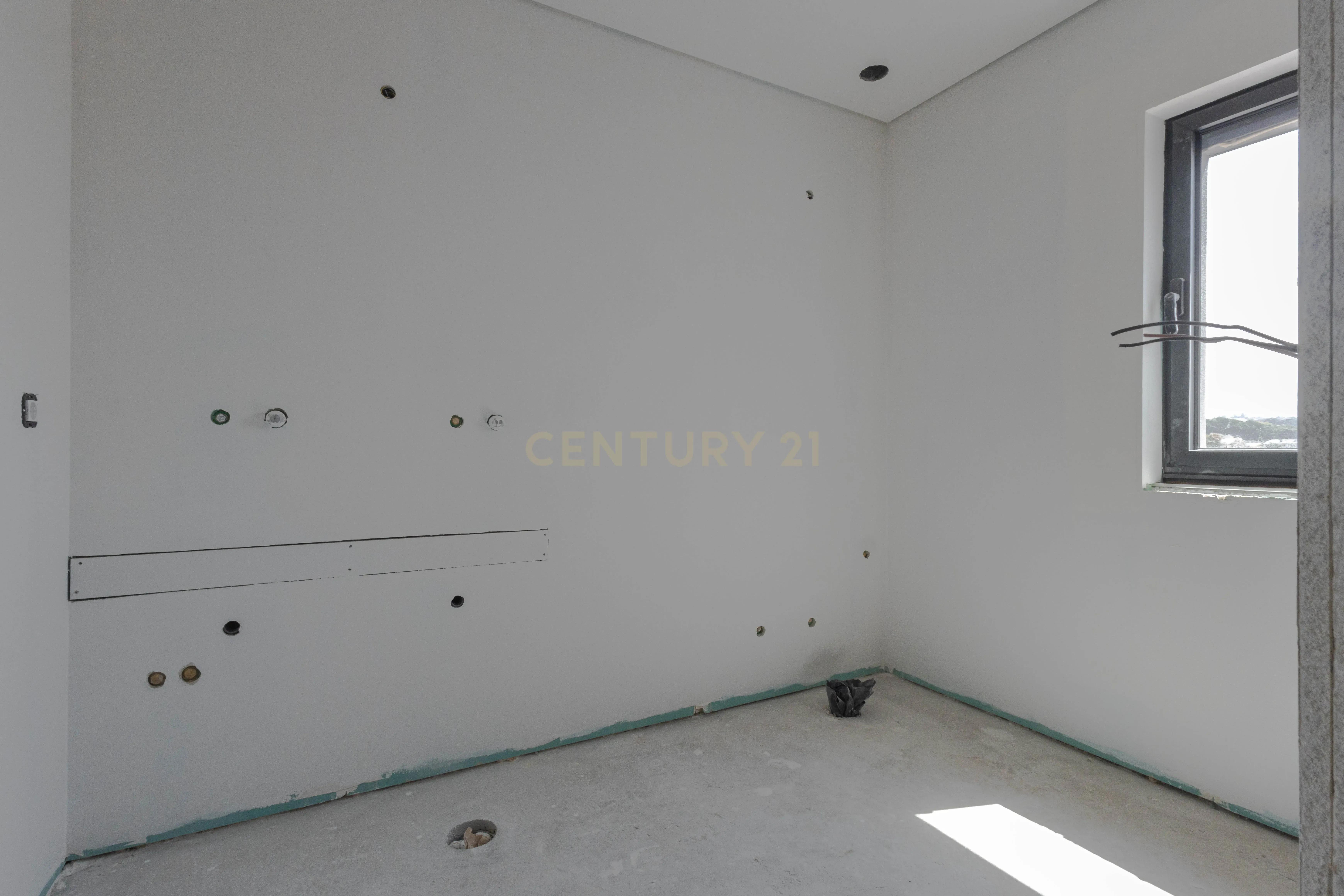 Fotografia 5 de Apartamento T2+1(T3) último piso na cobertura com vista mar, com garagem dupla e arrumos o +1 com luz direta.
