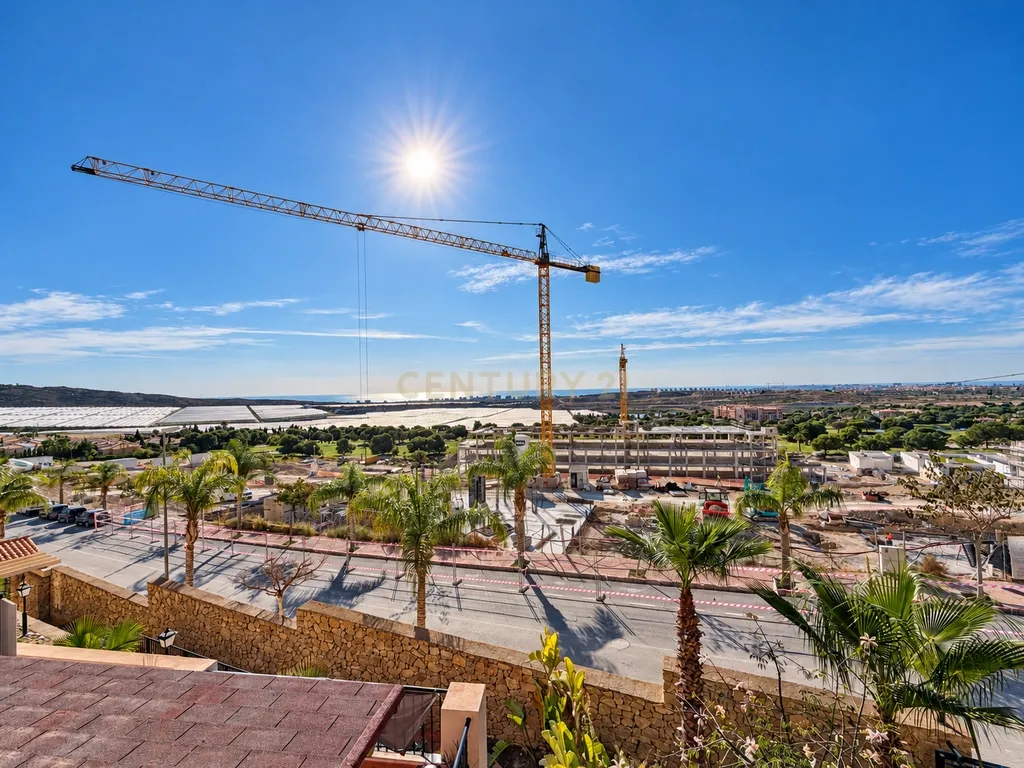 Apartamento totalmente renovado com terraço de 20 m² e piscina em Bonalba - Image 8