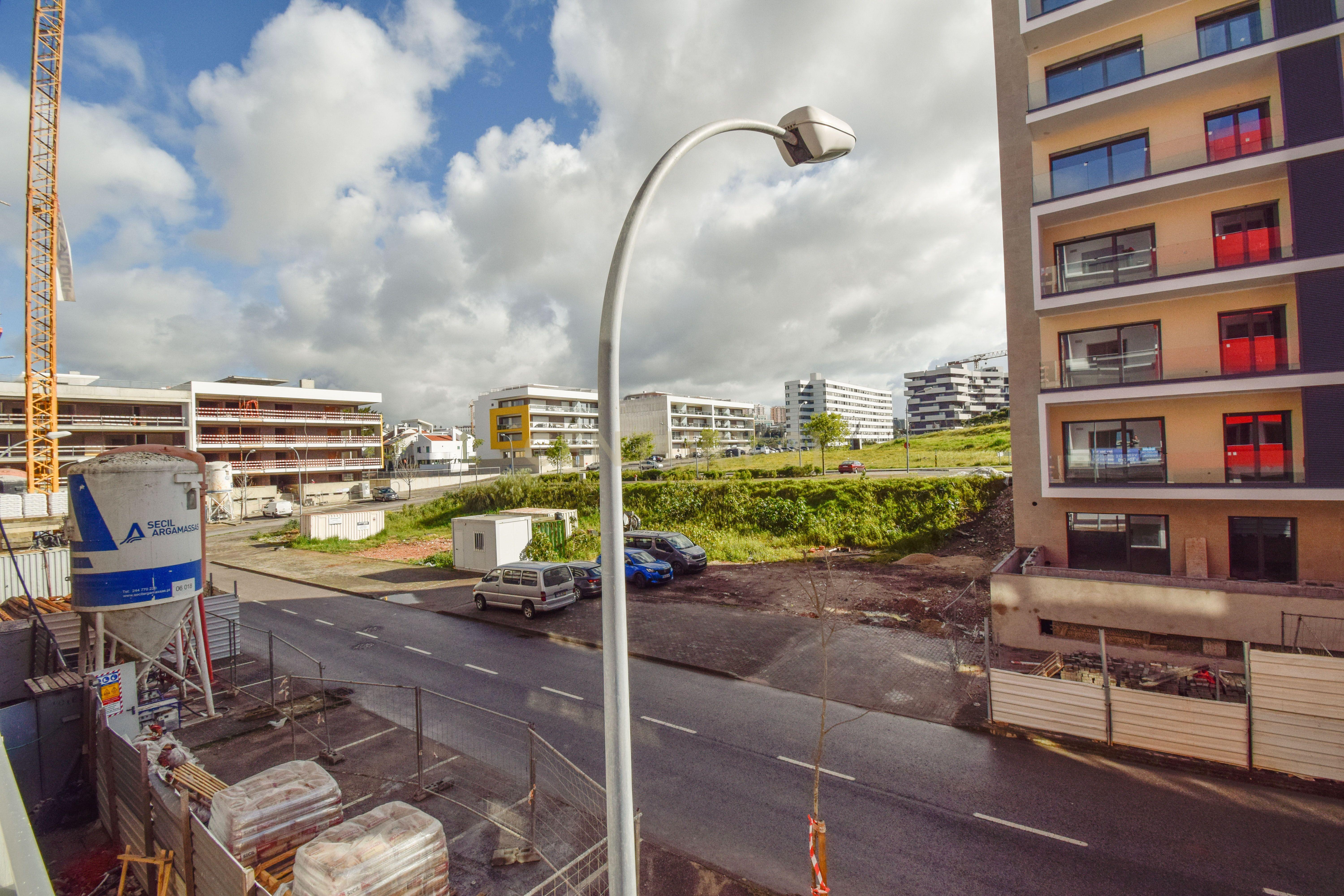 Luxuoso T3 com Vista Deslumbrante sobre o Tejo – Carnaxide / Queijas, Oeiras - Image 39