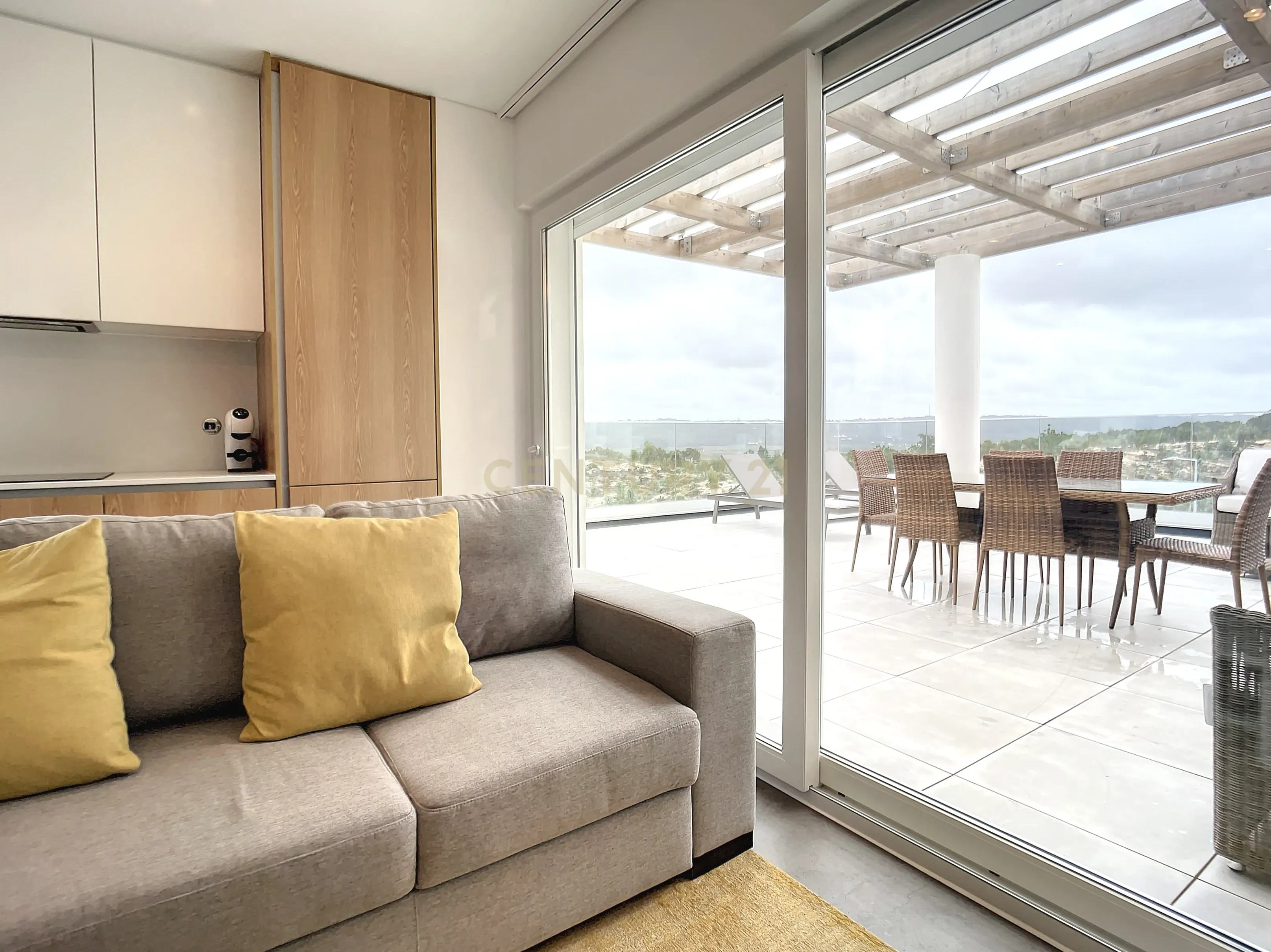 Duplex inserido no condomínio de luxo em Nazaré - Image 5