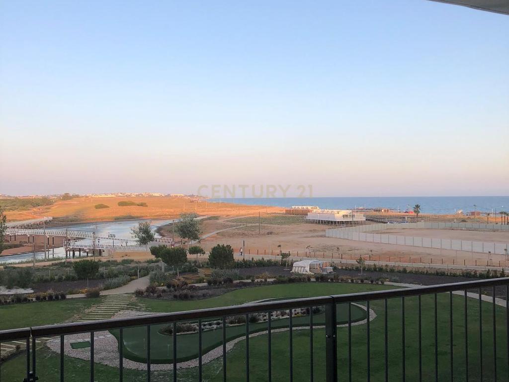 Apartamento T2 Exclusivo com Vista Mar – Totalmente Mobilado e Equipado - Armação de Pêra - Algarve - Image 1