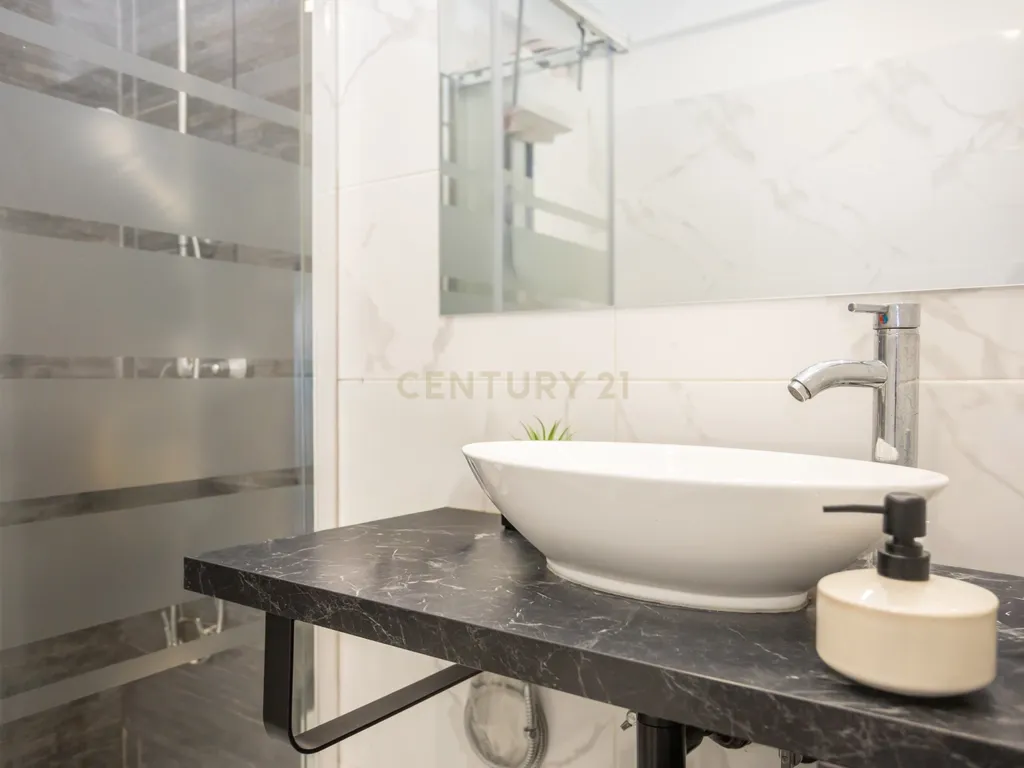 T3 em Belas com renovações em Sistema de Propostas Multiplas - Image 10