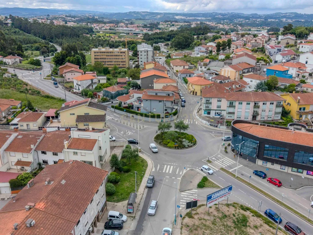 MORADIA NO CENTRO DE GONDOMAR - Image 42
