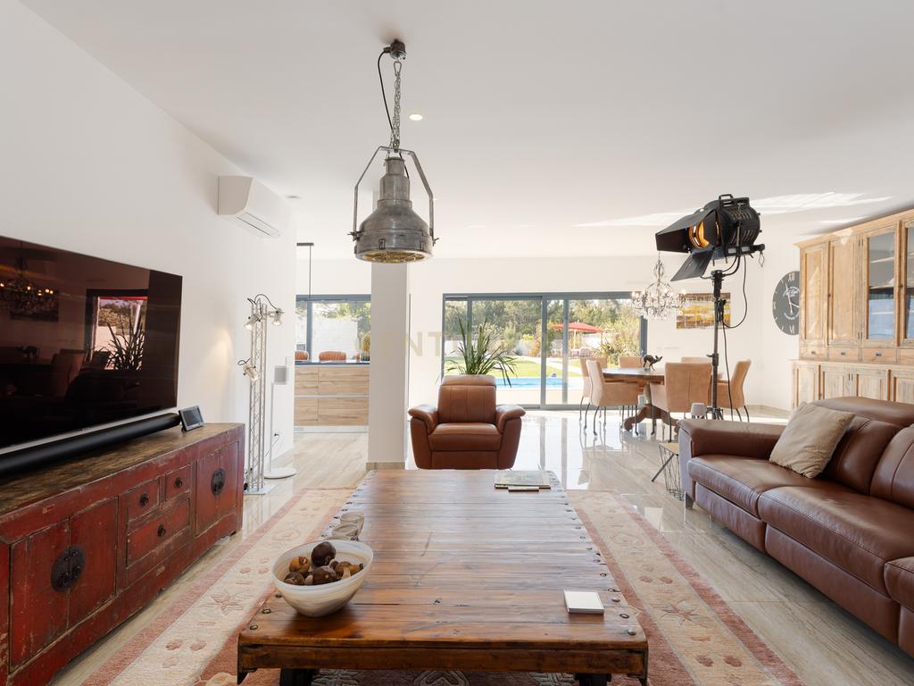 Moradia ultramoderna com 3 quartos: Vida sustentável na Costa da Prata - Image 16