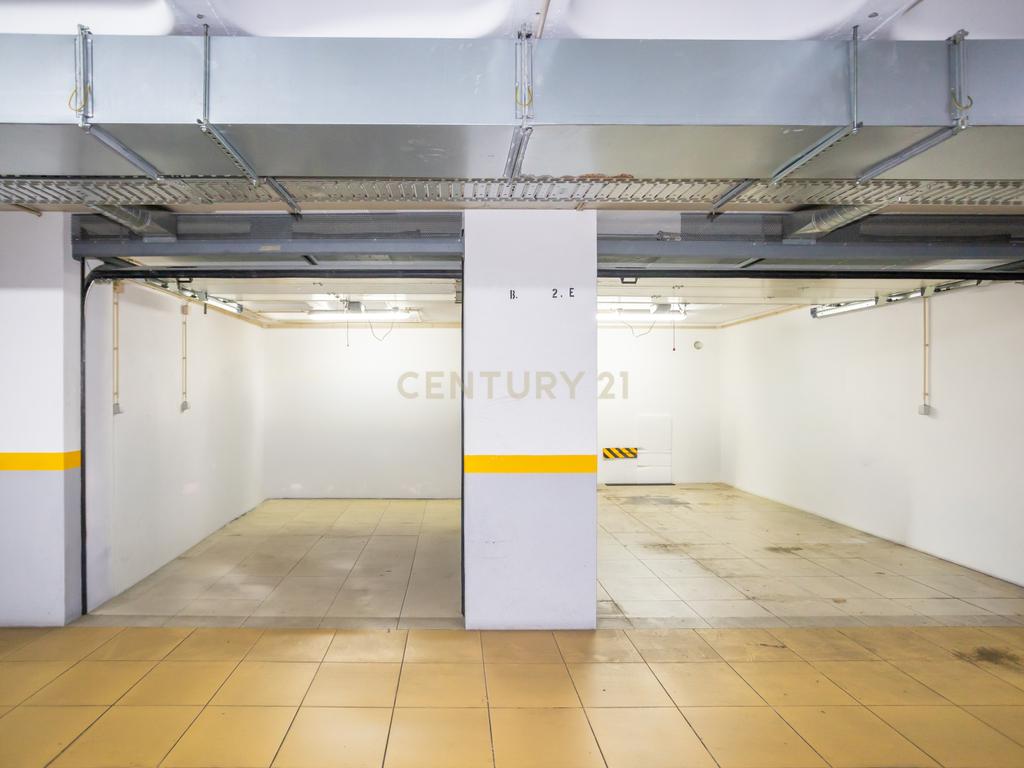 Apartamento de luxo com 5 assoalhadas, 2 garagens e parqueamento - Image 42