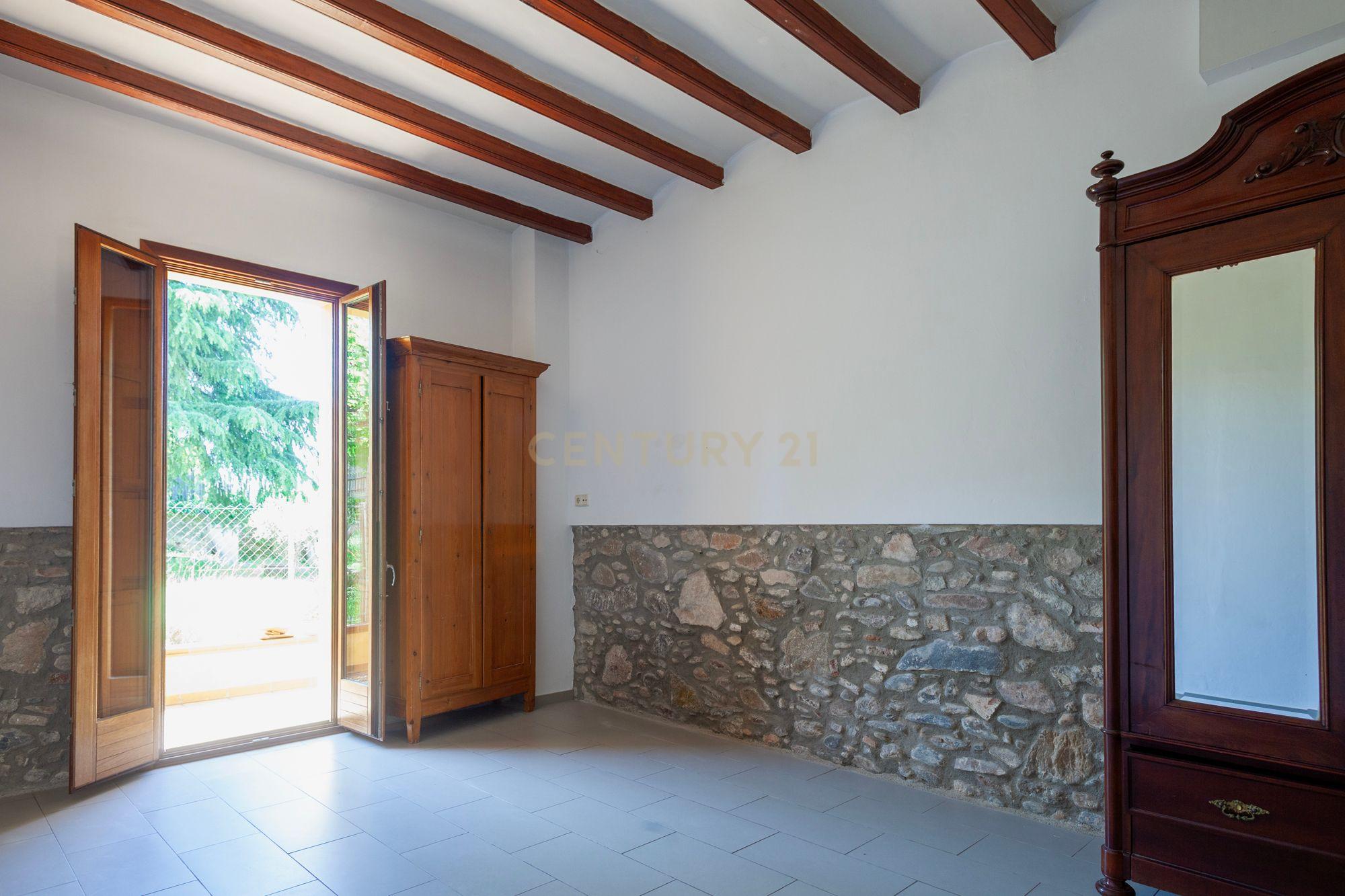 Encanto modernista no rés do chão com jardim – La Garriga - Image 25