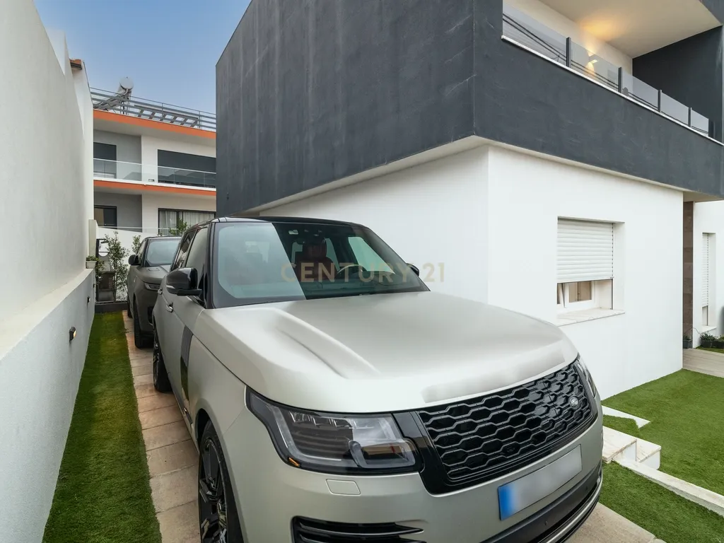 Moderna Moradia T3 em Caneças com Piscina - Image 50