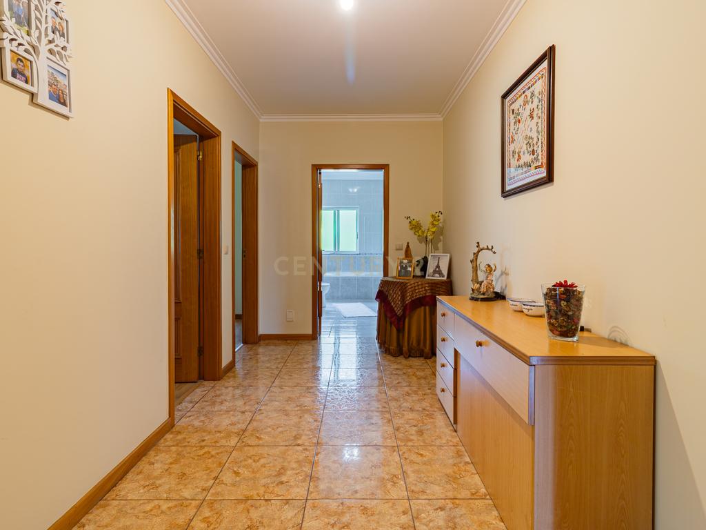 Moradia T4 Independente com Piscina, em Fiscal Amares - Image 17