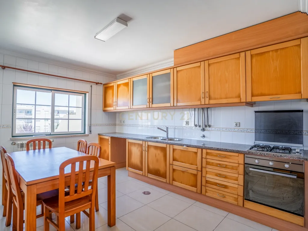 Moradia T4 na Urbanização Quinta do Pinheiro Manso – Caldas da Rainha - Image 7