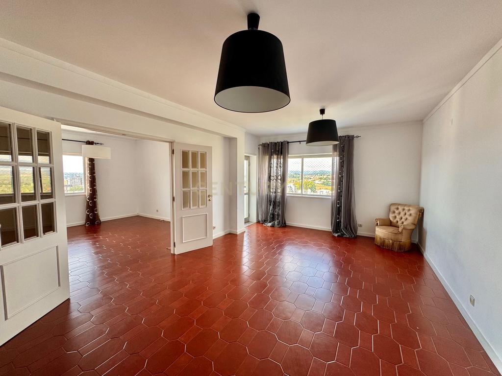 Apartamento T4 no centro de Santo Tirso - Image 20