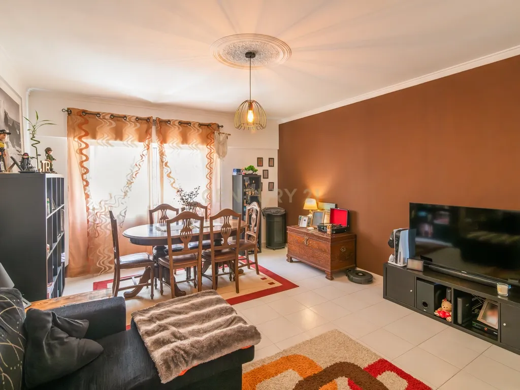 Um apartamento com luz, espaço e a base certa para criar uma casa à sua medida - Image 31