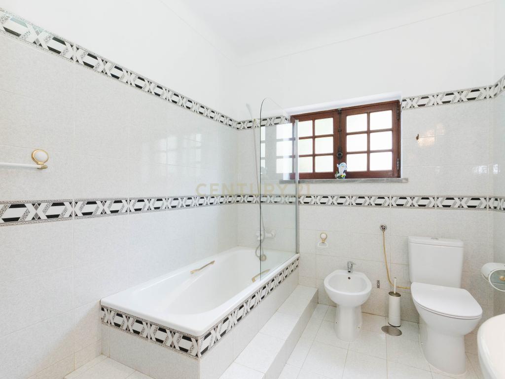 Moradia para Arrendamento — Conforto e Tranquilidade - Image 14