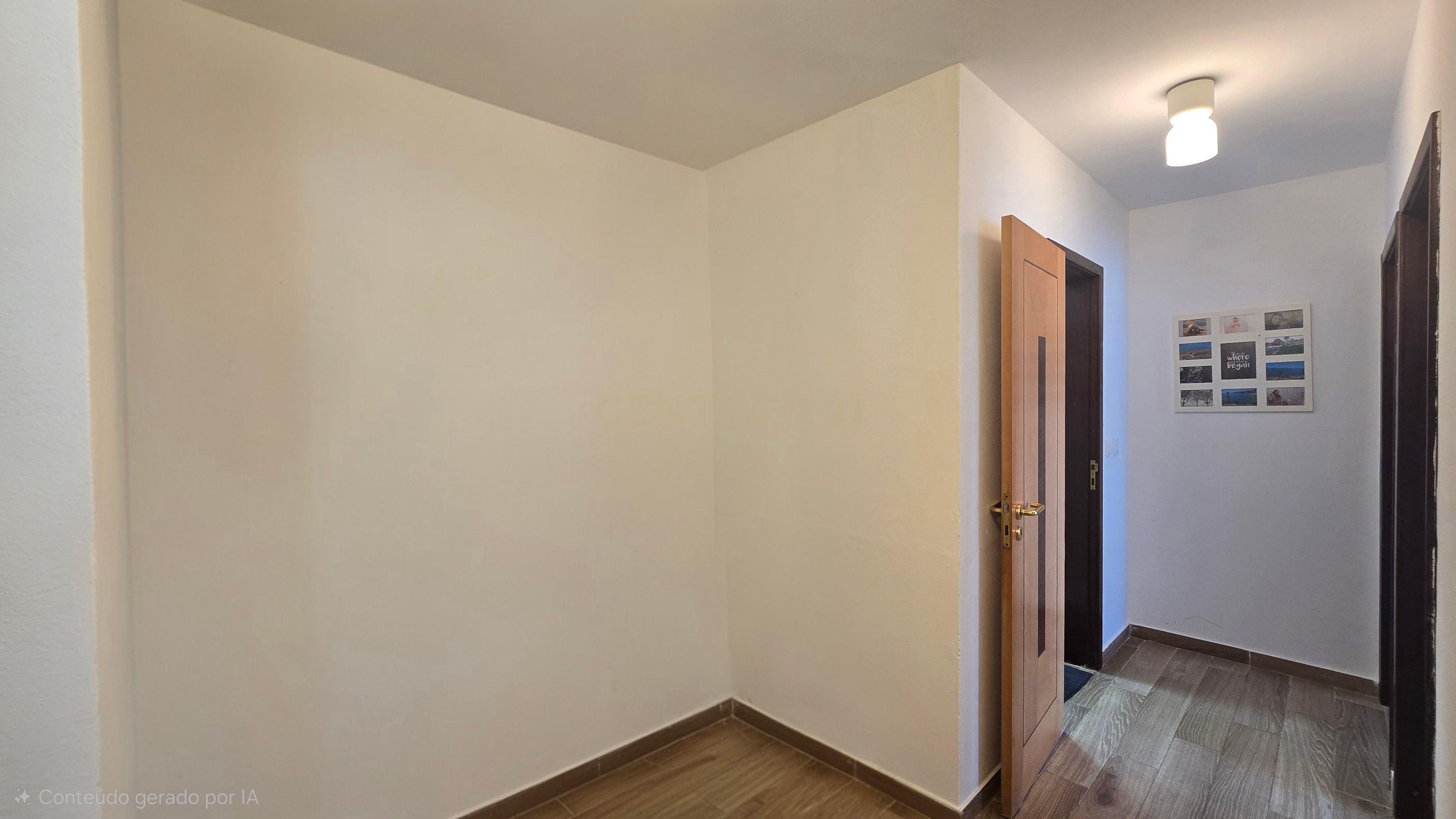 Fotografia 10 de Apartamento T2 Remodelado com Piscina, Jardim e Estacionamento em Portimão