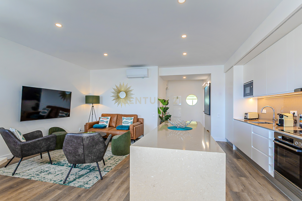 Penthouse T3 de Luxo no 20.º e Último Piso | Vista Mar Única sobre Ponta Delgada - Image 19