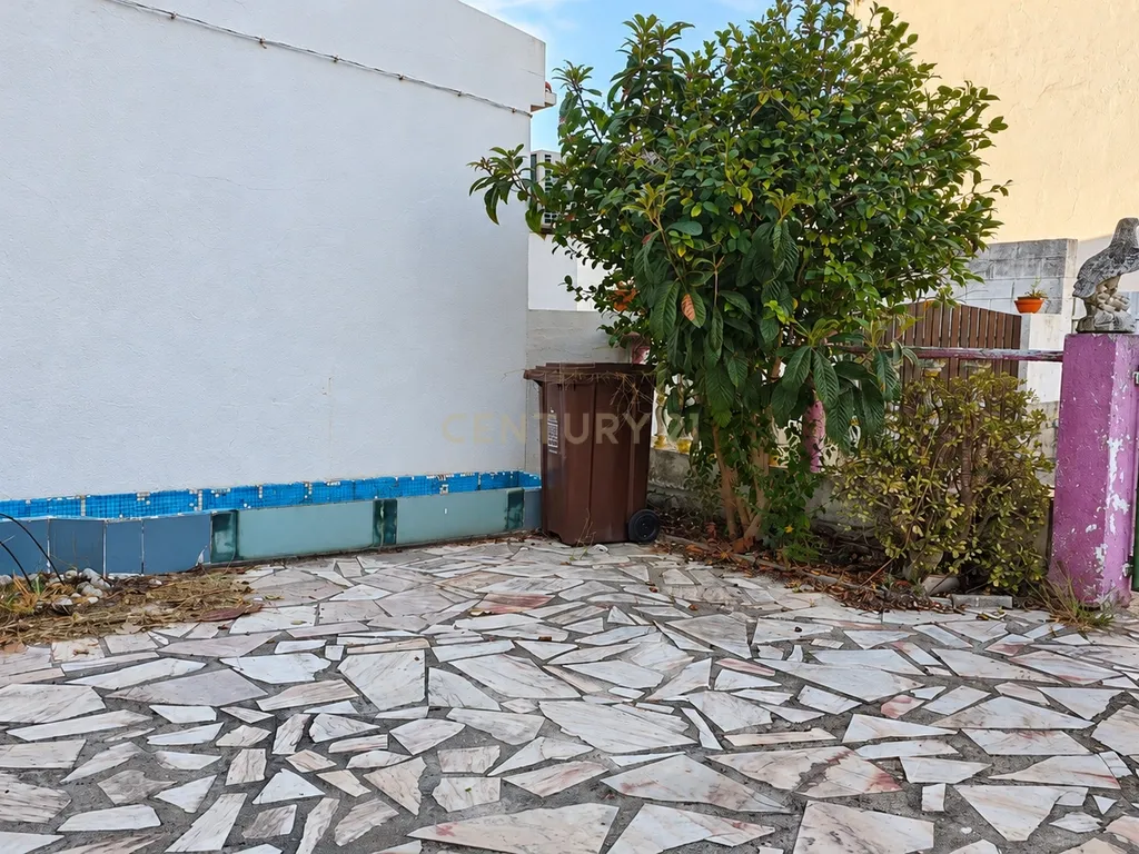 Moradia T3 com garagem, terraço e quintal em Vendas de Azeitão - Image 15