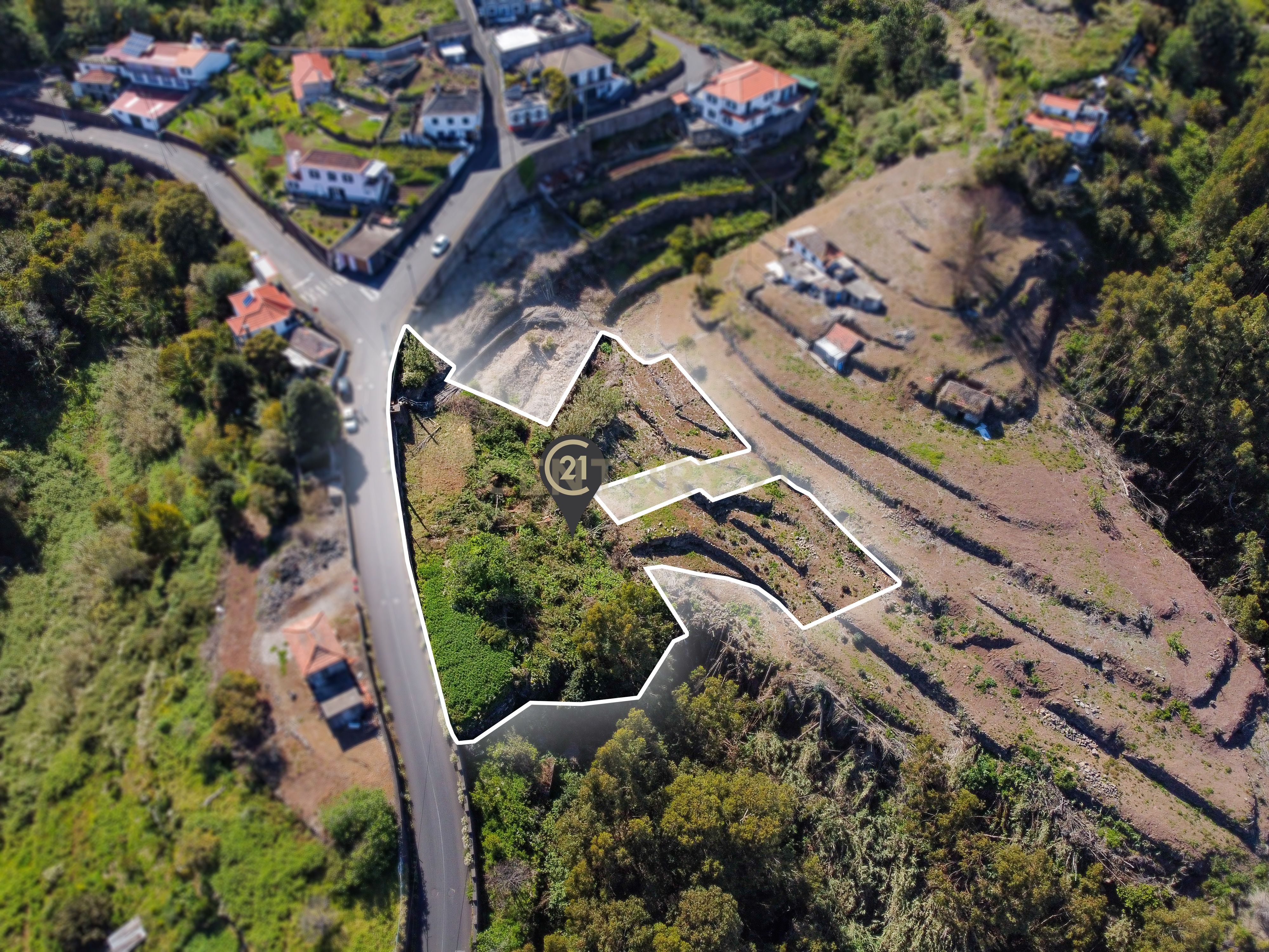 Fotografia 12 de Terreno com Vista Mar e Potencial de Construção em Santa Cruz