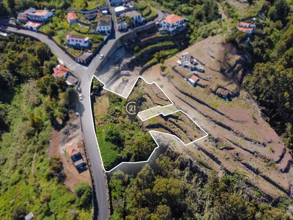 Terreno com Vista Mar e Potencial de Construção em Santa Cruz - Image 12