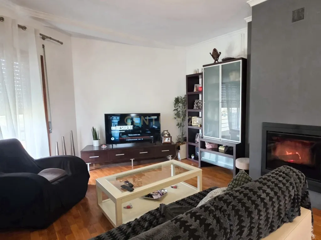 Apartamento T3 no Centro de Paredes – Espaço, Conforto e Localização Privilegiada - Image 12