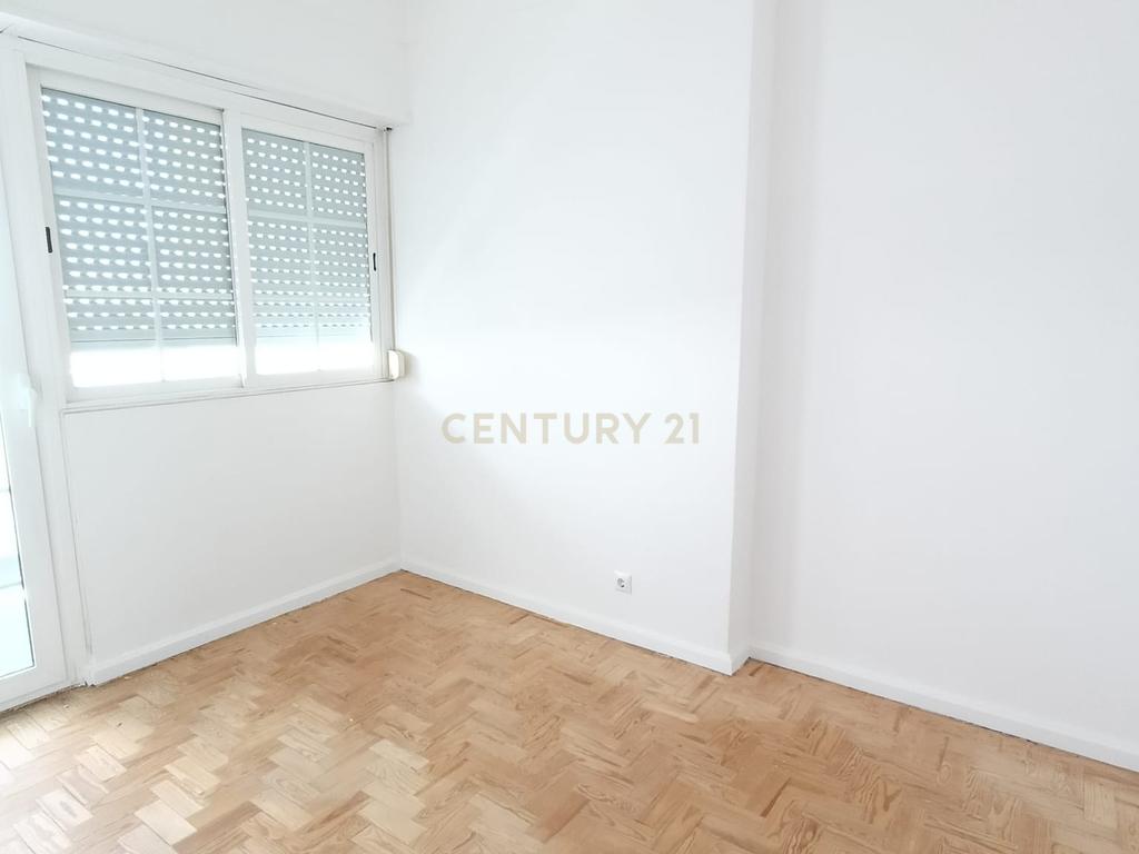 Apartamento 4 assoalhadas (T3) nos Olivais. Conforto e conveniência no coração da cidade - Image 32