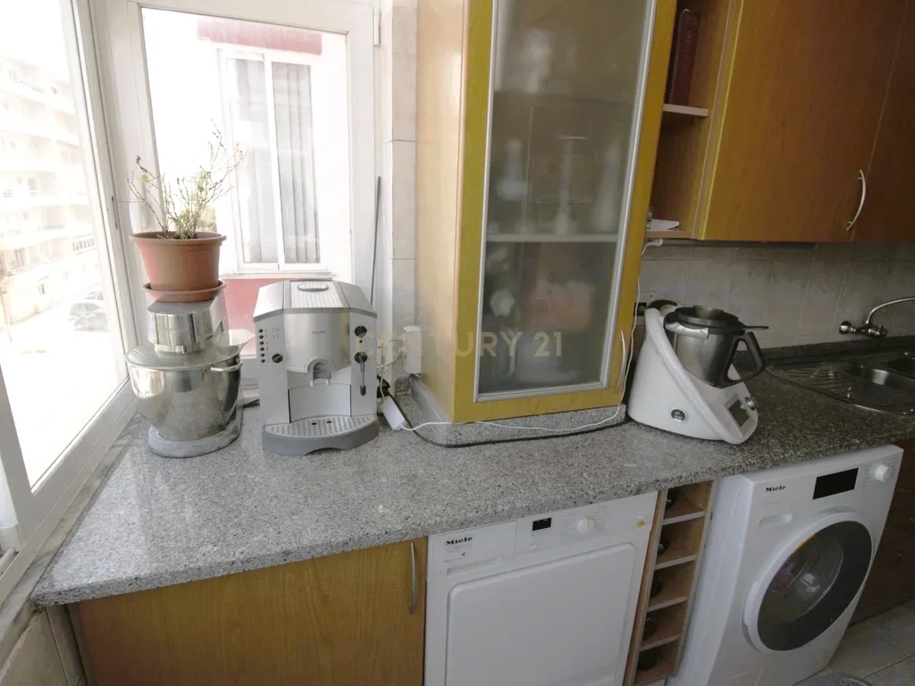 Apartamento T3 com Vista Serra em Alcabideche – Cascais - Image 3