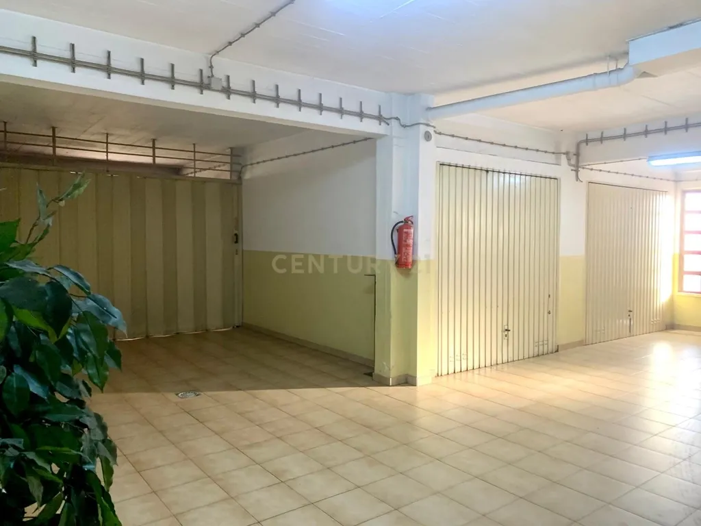 Fantástico apartamento T2 com garagem, e terraço, em Corroios, Almada. - Image 26