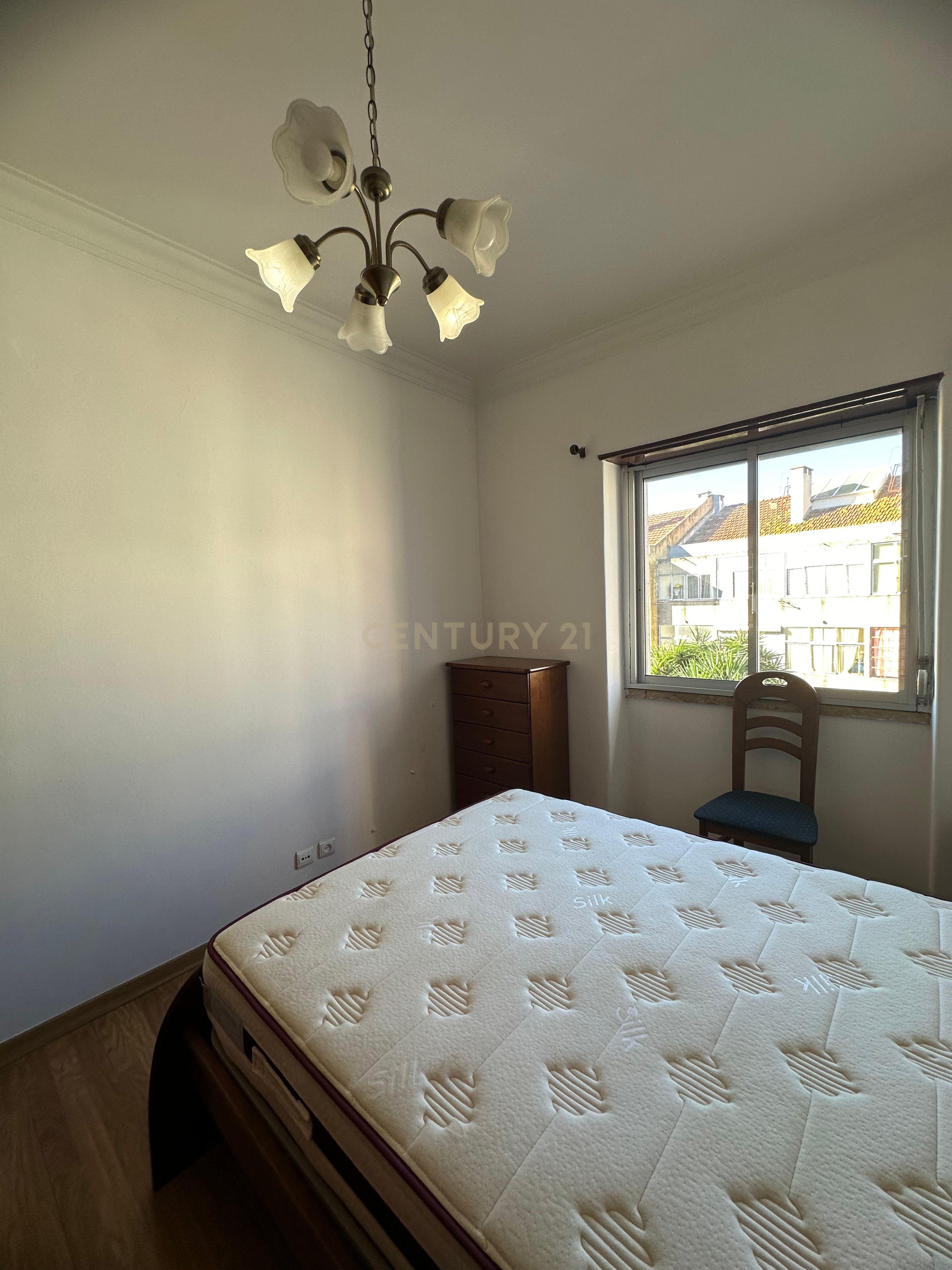 Fotografia 8 de Apartamento T2 em Mina de Água, Amadora