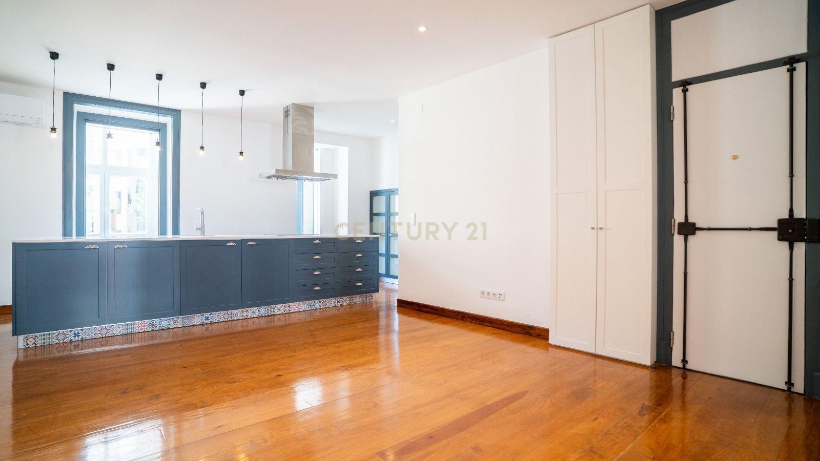 Apartamento T2 com 83 m² - Image 17