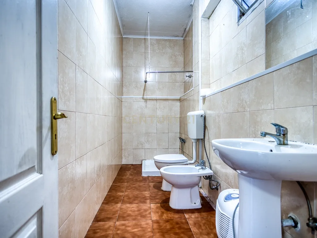 Moradia com elevado potencial de rentabilização em Camarões – Almargem do Bispo - Image 54