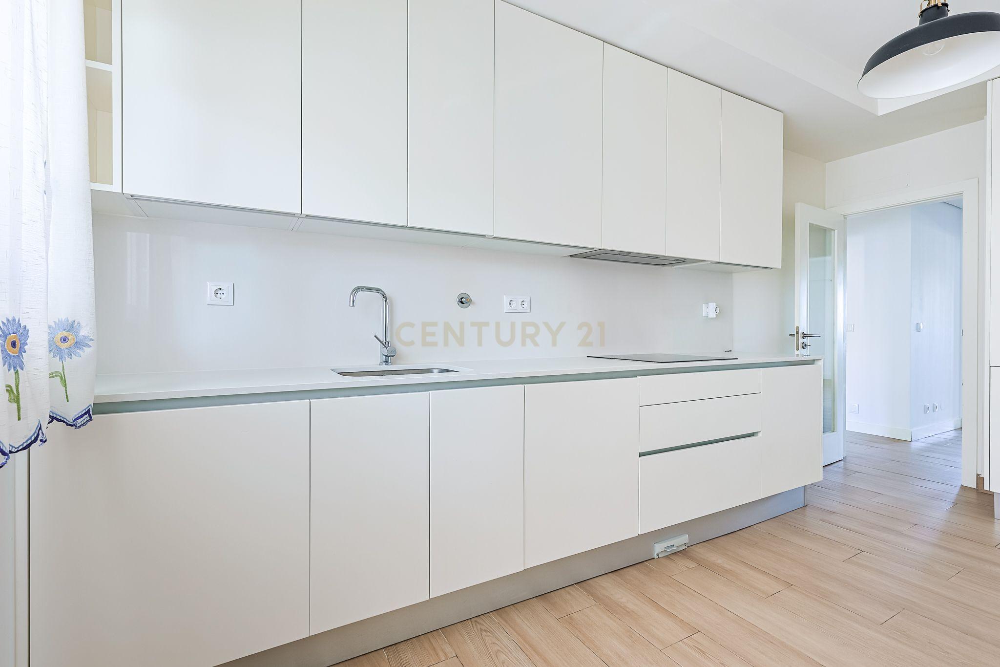 Fotografia 7 de T1 - Apartamento Moderno no Montijo para Arrendamento