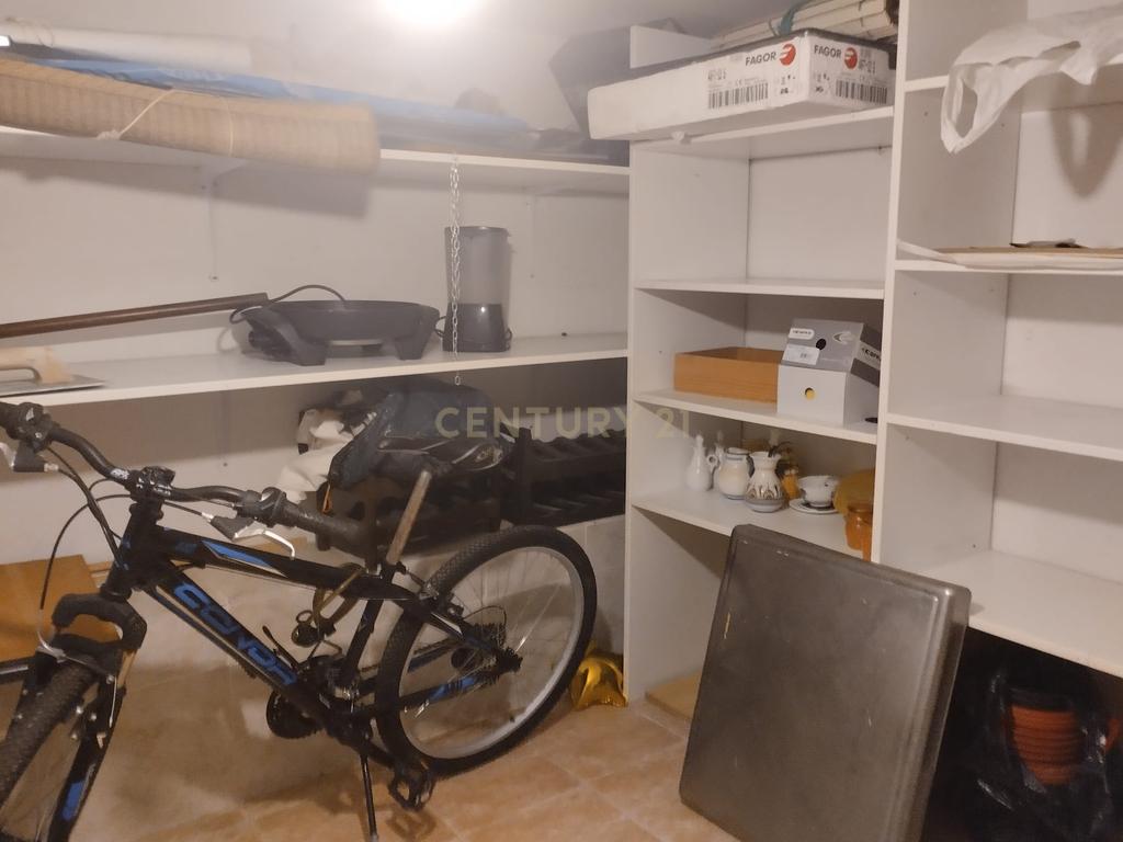 Apartamento T2 com Terraço em Madrid - Oportunidade de Recuperação - Image 26