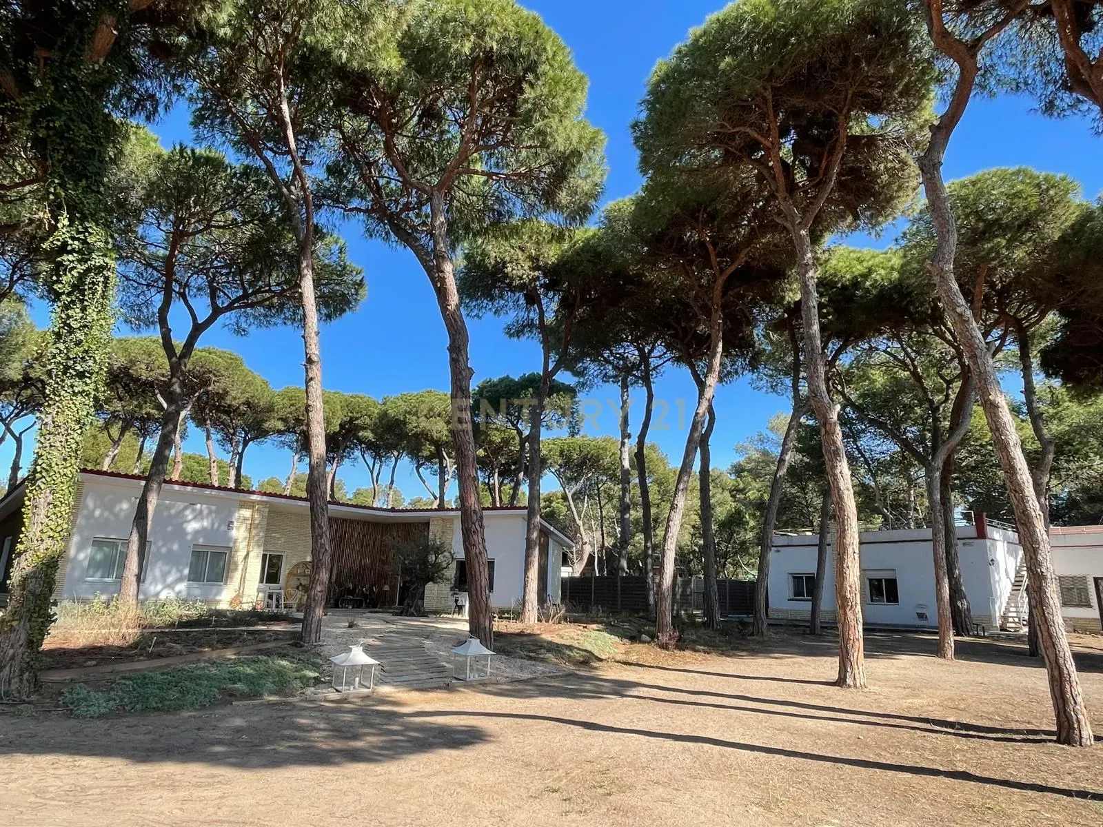 Pineda 38 — Villa III: Un Oasis de Privacidad y Rendimiento en la Costa de Barcelona