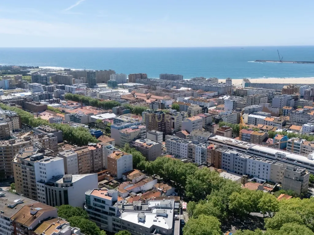 Oportunidade Única de Investimento: Terreno em Matosinhos Sul, com PIP em aprovação - Image 16