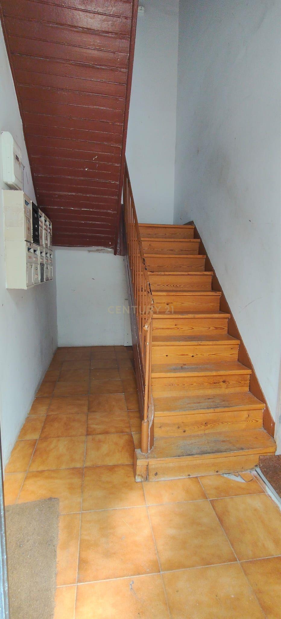 Fotografia 12 de Apartamento T2 com Vista Mar em Cruz Quebrada, Oeiras