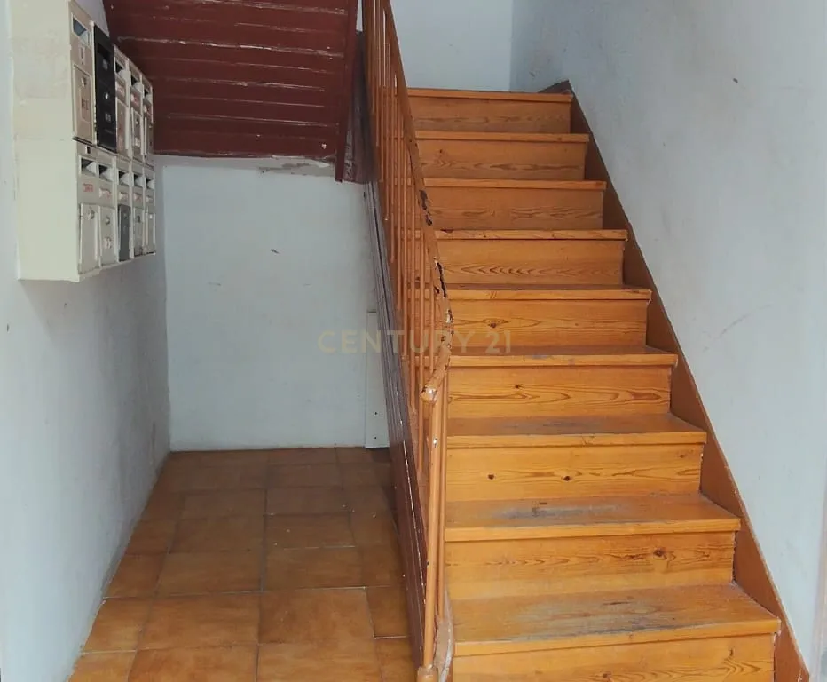 Apartamento T2 com Vista Mar em Cruz Quebrada, Oeiras - Image 12