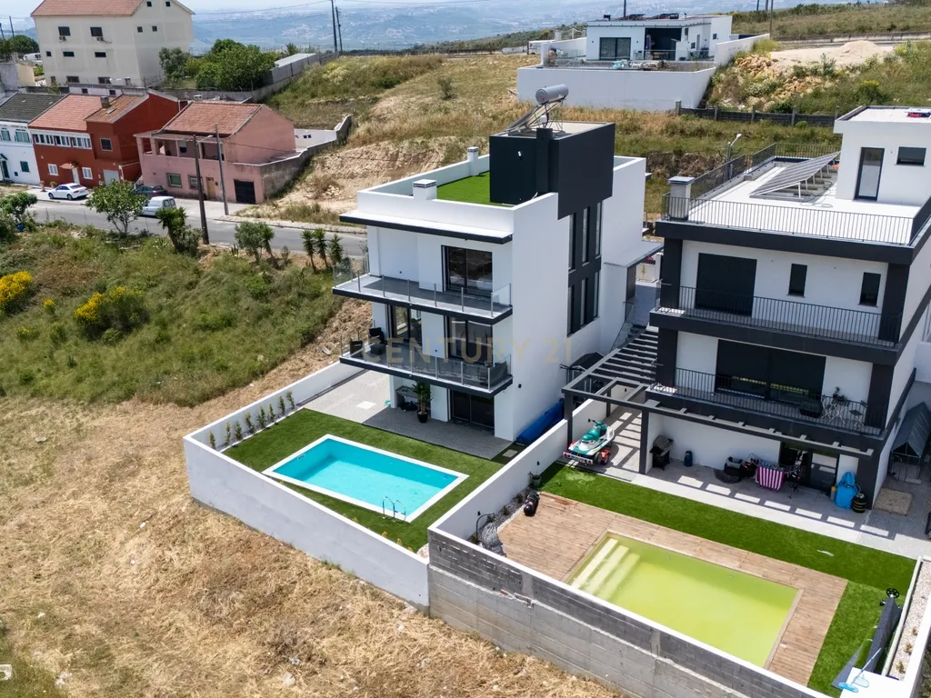 🌅 Moradia Nova com Vista Tejo, Piscina e Terraço Panorâmico a Poucos Minutos de Lisboa - Image 62