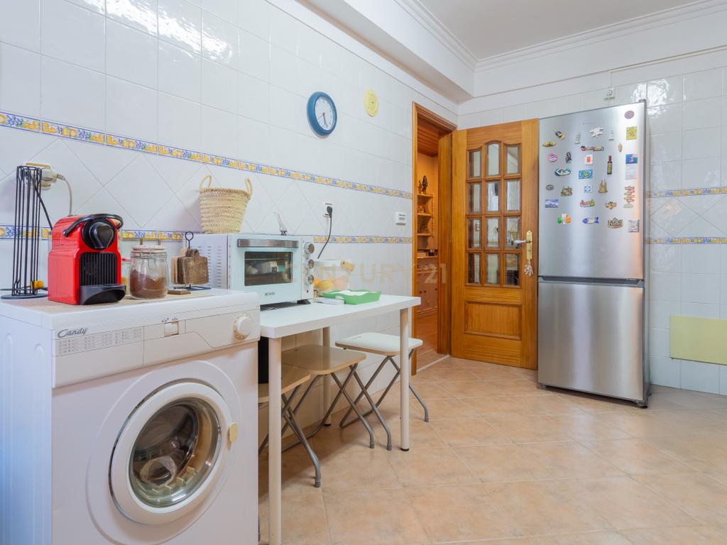 Apartamento T2 na Quinta do Anjo, Setúbal,  com Estacionamento e Piscina Comum - Image 10