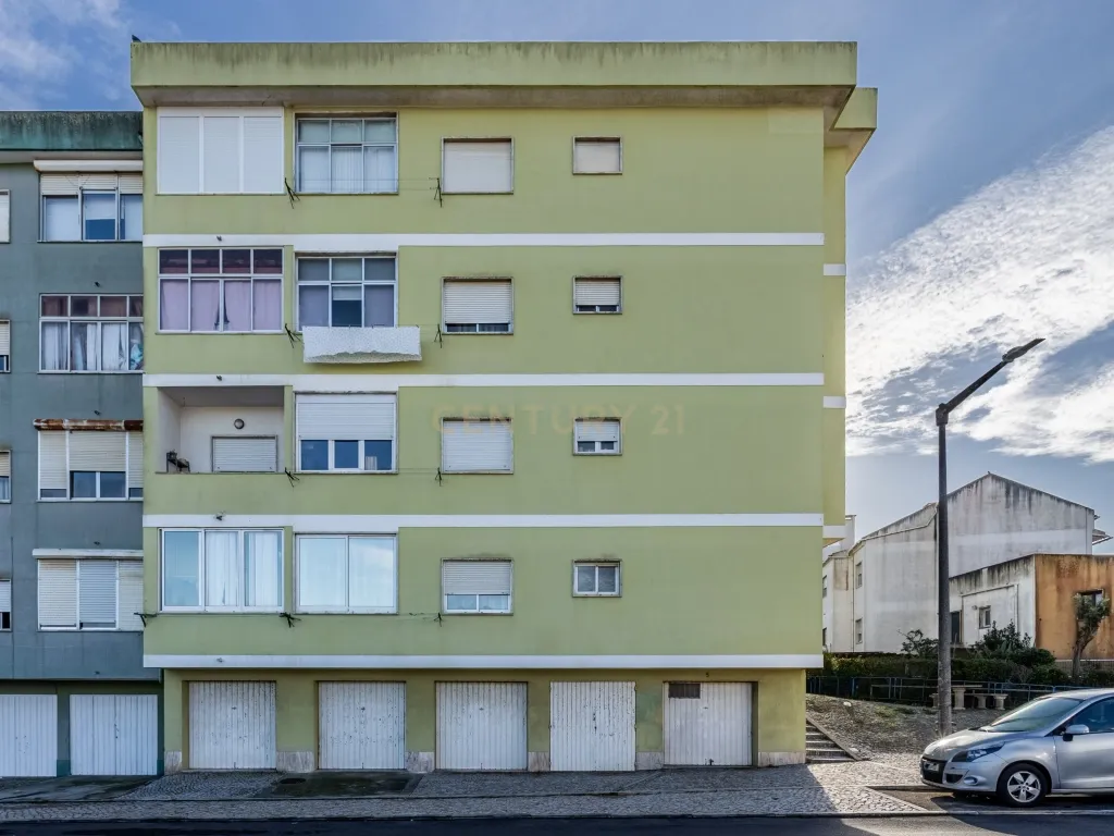 Apartamento T3 com garagem Box em Algueirão Mem Martins - Image 22