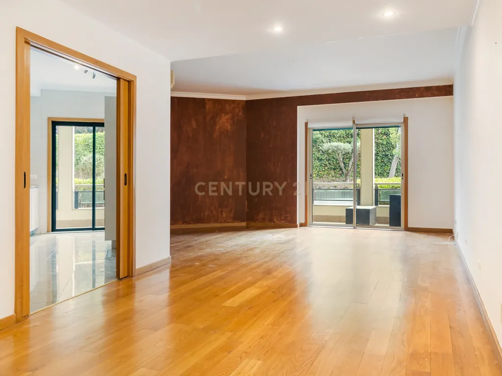 Apartamento T1 com segurança privada, piscina, garagem e arrecadação no condomínio Villa Restelo, Belém. Para Arrendar! - Image 4