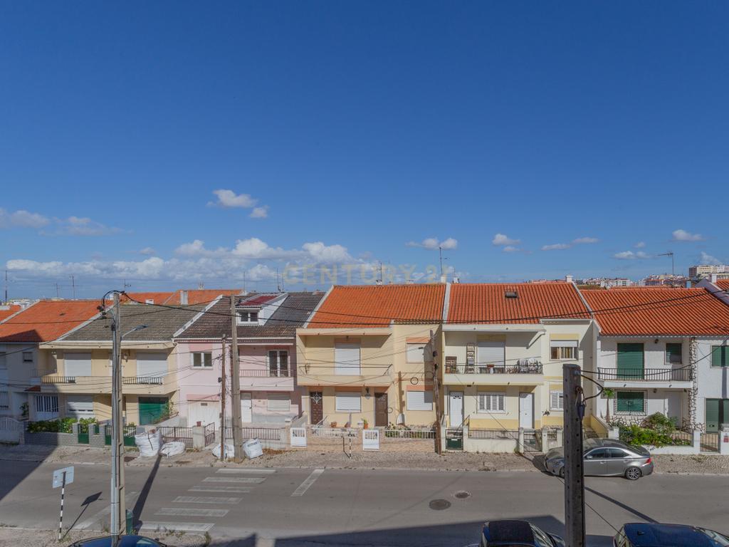 Apartamento Remodelado em Corroios, Seixal T3 + 3, garagem e Terraço - Image 50