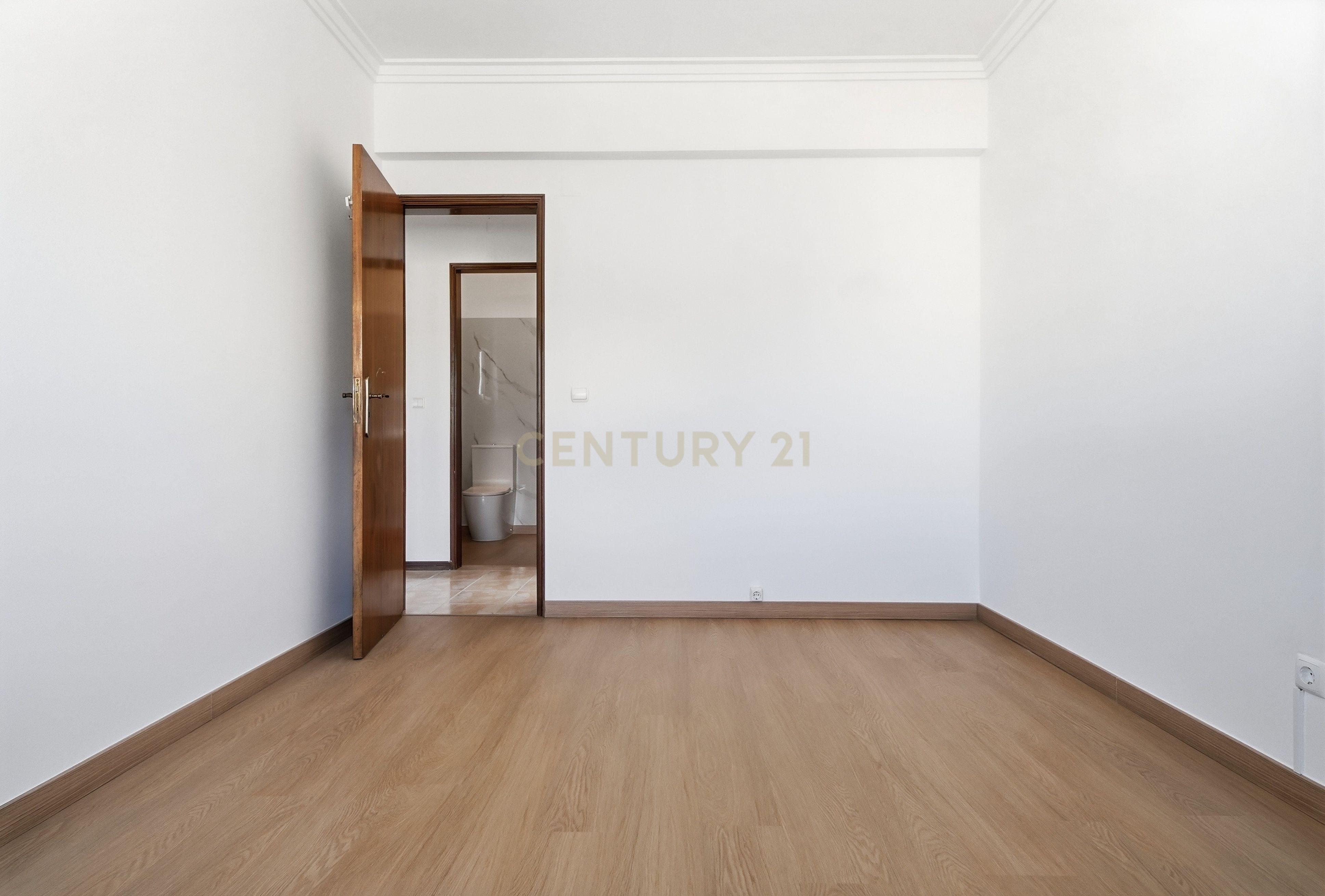 Fotografia 10 de Apartamento T4 para arrendamento - 1800€