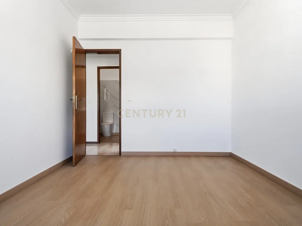 Apartamento T4 para arrendamento - 1800€ - Image 10