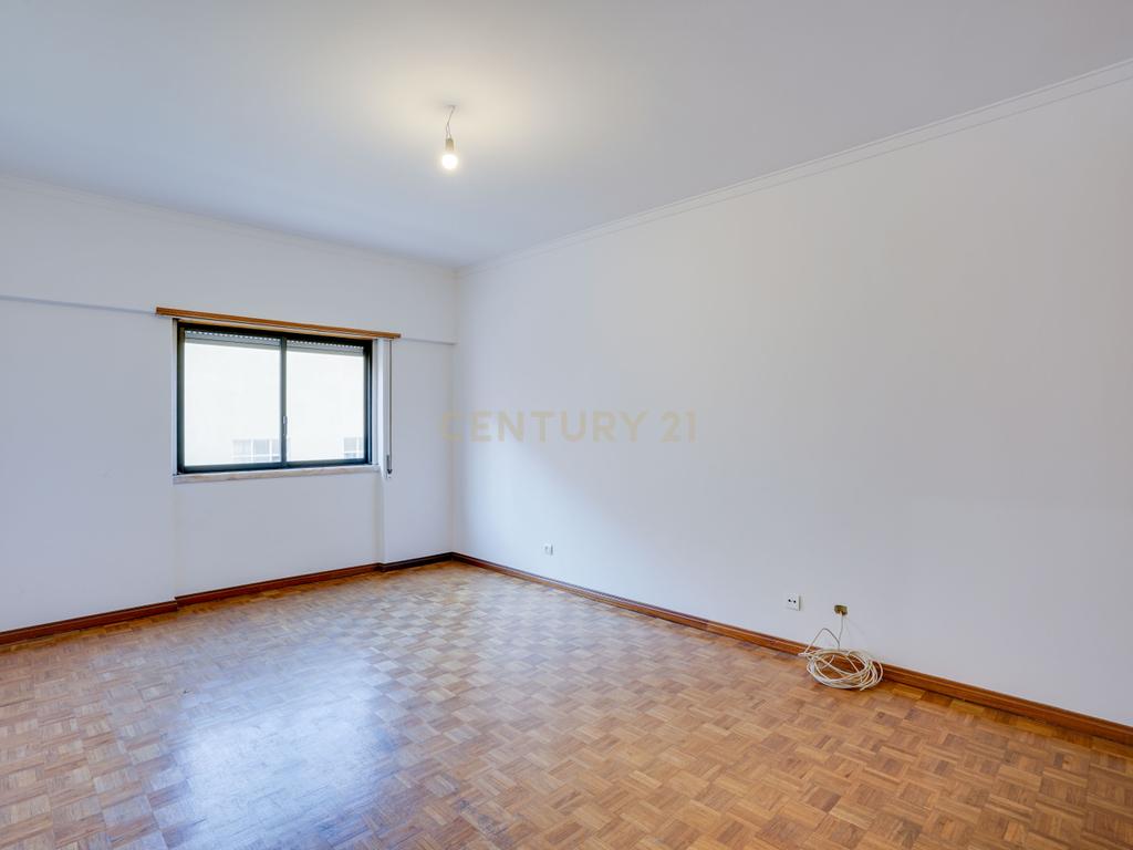 Apartamento T3 com Vista de Rio, São Vicente, Lisboa - Image 33