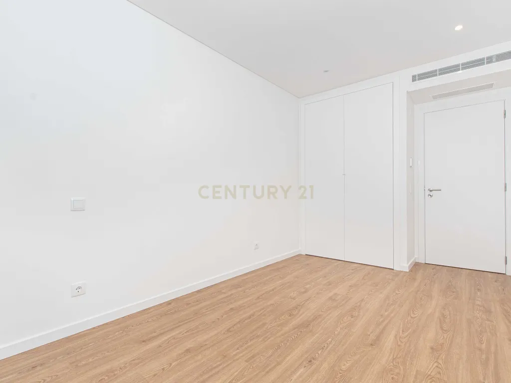 Apartamento T2 Urbanização Neudel na Amadora, a estrear - Image 14